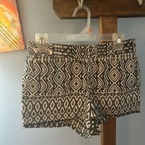🖤Geometric Black and White Women Shorts🖤
